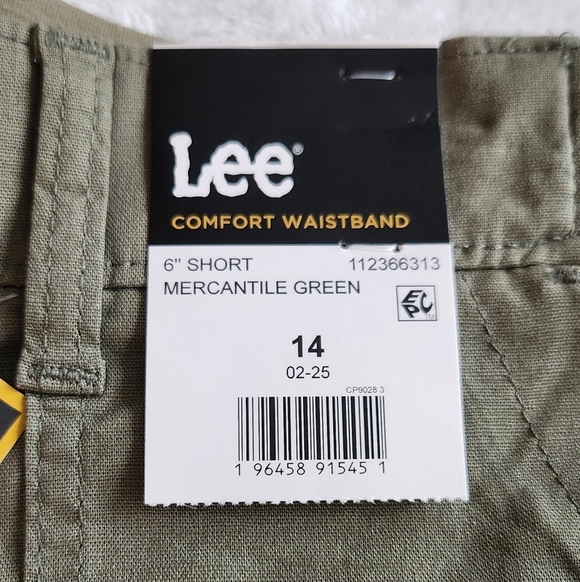 🩳 Lee Women’s Olive Green Shorts – Size 14, NWT, Comfort Waistband, 6” Inseam - Picture 3 of 12